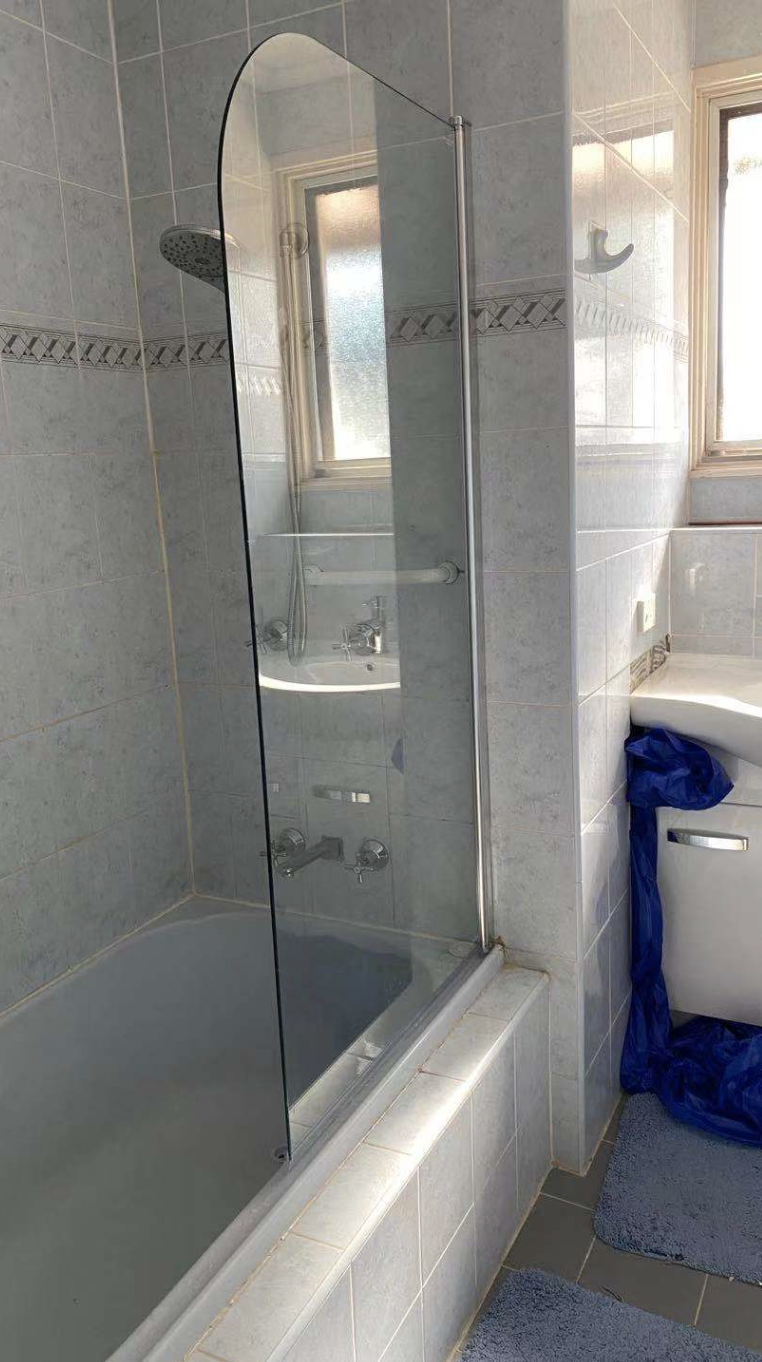 Shower Screen Suites photo